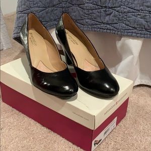 Black comfortable heels